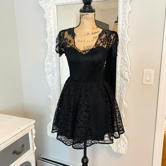 SALE New York Couture Limited Edition Black Vintage Lace Sweetheart Dress - Picture 1 of 9
